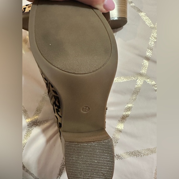 Maurice’s Leopard Print Ankle Boots - Picture 4 of 4